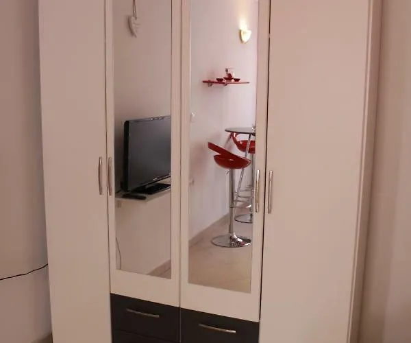 Adria 3*